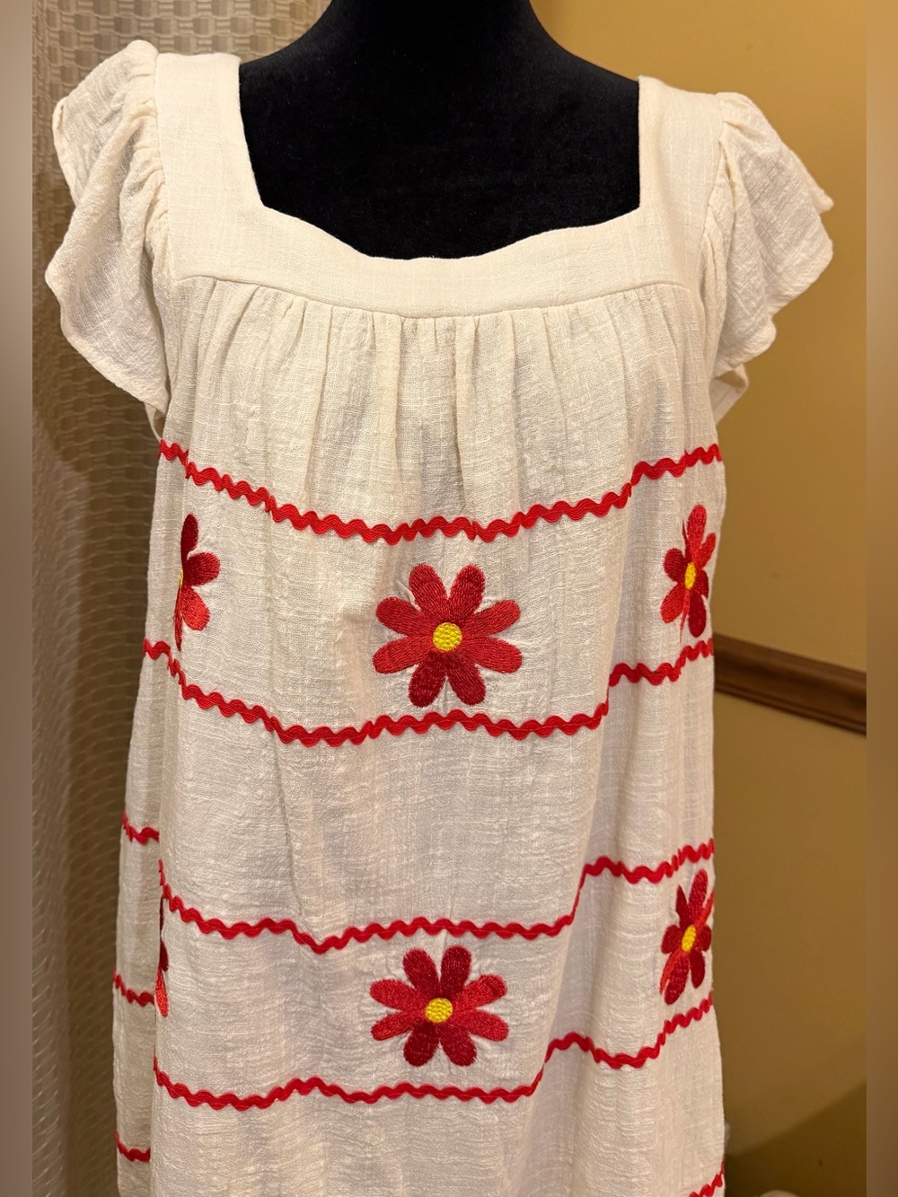 entro White Dress with Red Floral Embroidery - Picture 2 of 9